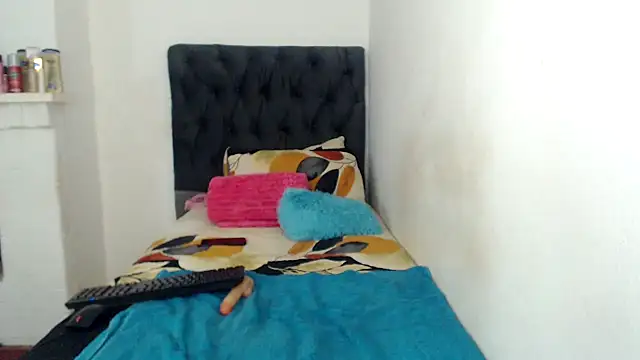 Chatroom XXX en direct de MissLola026