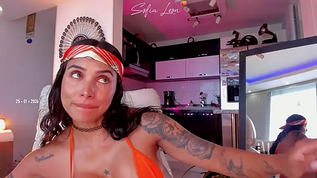 Show modela sofiasexhot na web-kameri