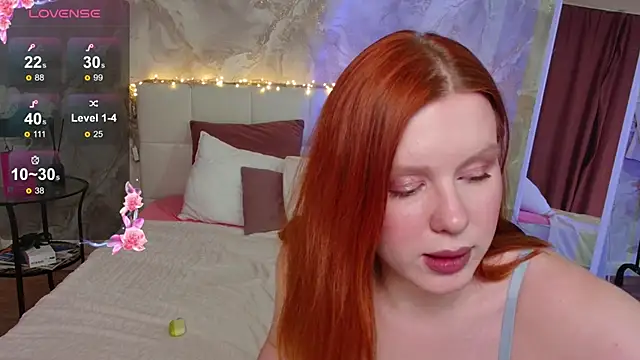 LucyHornyDollx Chat XXX in diretta