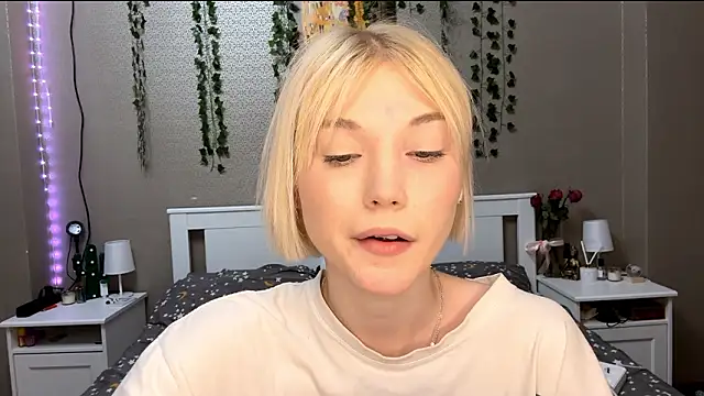 Chatroom XXX en direct de LlsabethHaze