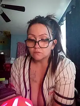 ToxzikQueene Webcamshow