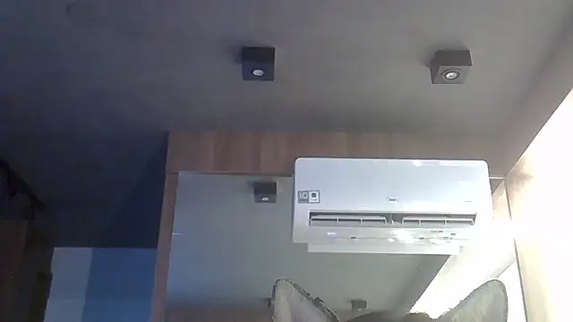 SkinnyKittenのライブXXXチャット