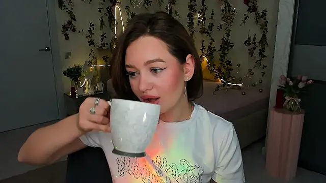 MiracleCurly Chat XXX in diretta