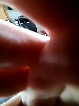 rem4001@xh Chat XXX in diretta