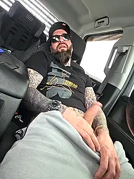 Chat XXX en directo de Beardedtattood