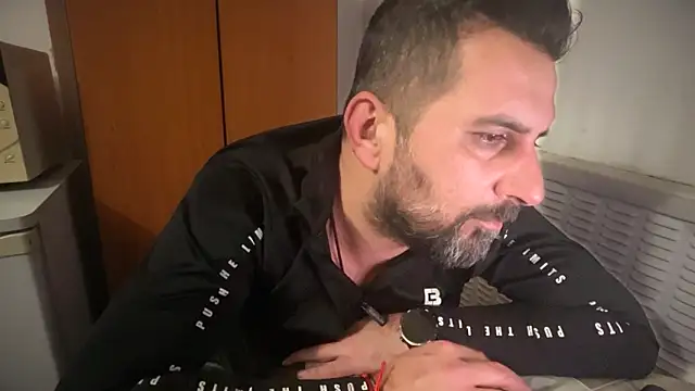 TARKAN1 Adlı Modelin Canlı XXX Sohbeti