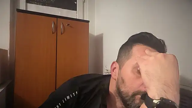 TARKAN1 Adlı Modelin Canlı XXX Sohbeti