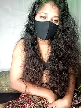 SexyRayla Adlı Modelin Canlı XXX Sohbeti