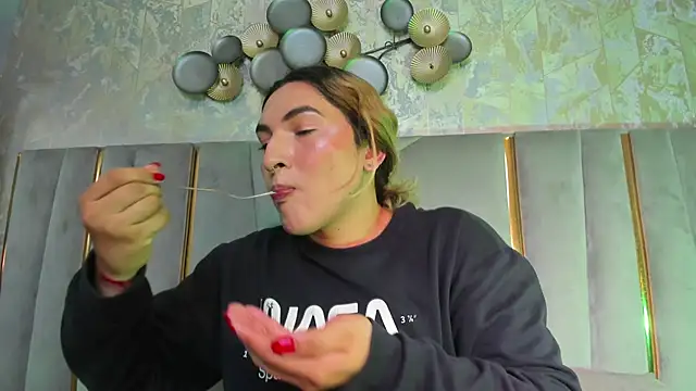 TomLondon_ élő XXX-chatje