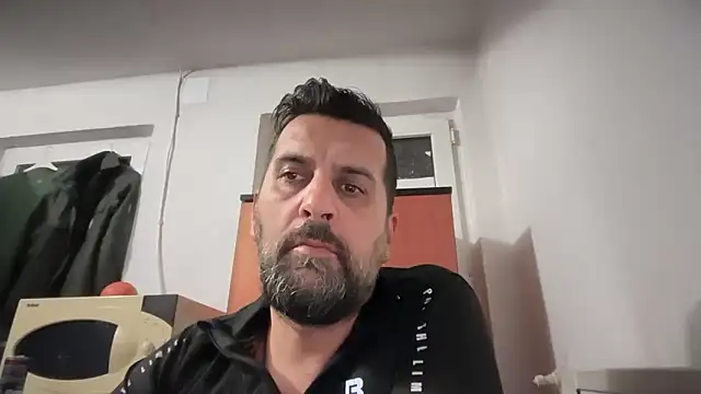 TARKAN1 élő XXX-chatje