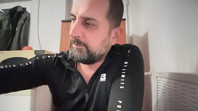 TARKAN1 élő XXX-chatje