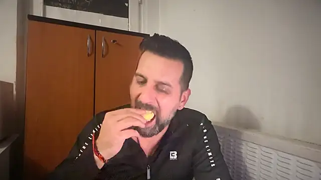 TARKAN1 élő XXX-chatje