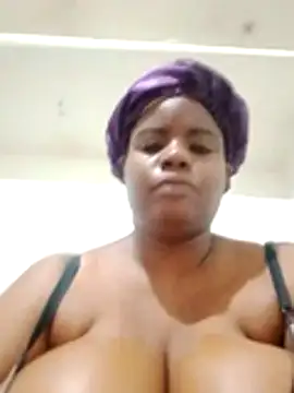 bigtitssxx Adlı Modelin Canlı XXX Sohbeti