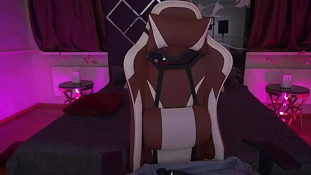 GentleAdellee live XXX chat