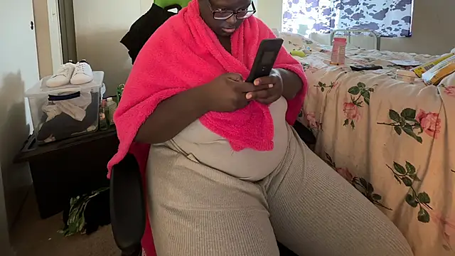 -Yagurlwest Chat XXX in diretta