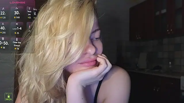 XXX chat uživo modela RinaBlondie