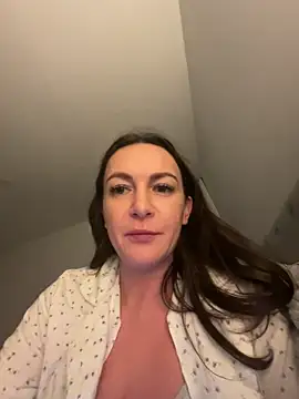 XXX chat uživo modela callmegoddessx