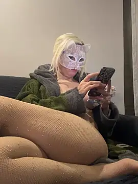 irinaaaa___cremaaa 现场XXX聊天