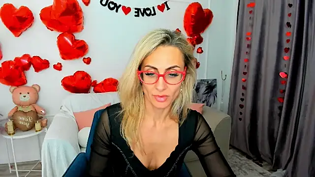 MuseOfStage Adlı Modelin Canlı XXX Sohbeti