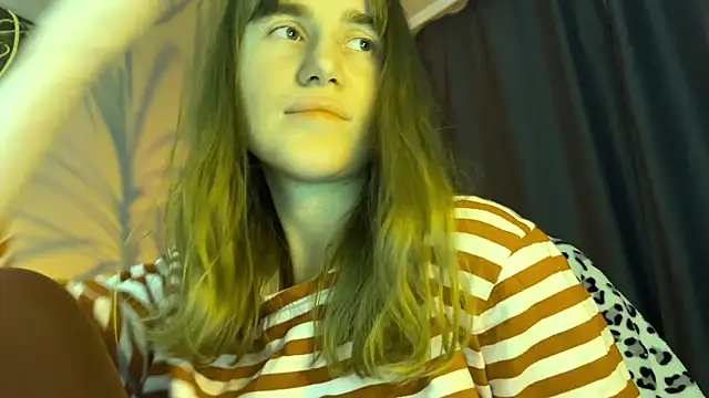 kleya_ élő XXX-chatje