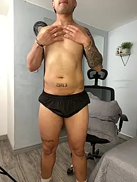 Živý XXX chat ALEXXX_KING