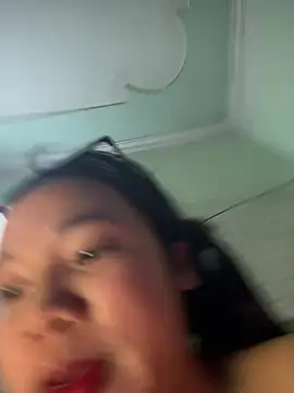 Leeeiu 即時 XXX 聊天