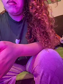 Онлайн чат XXX SaraaLoove