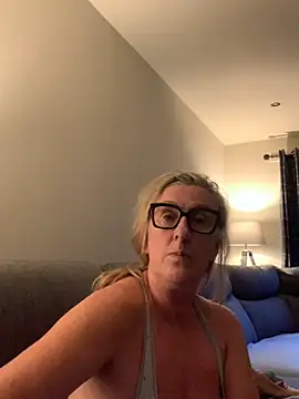 Chat XXX en directo de Mrsmoggy