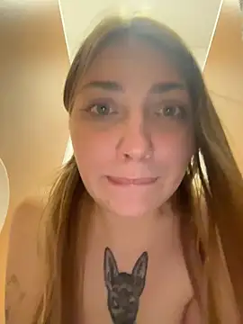 Sunny___Bunny élő XXX-chatje