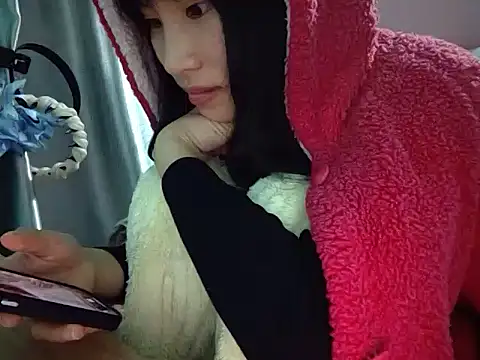 Ly-ny élő XXX-chatje