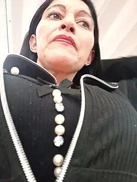 SAMMY_30- élő XXX-chatje