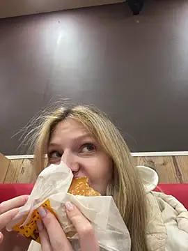 MaryHiggins' Live XXX Chat