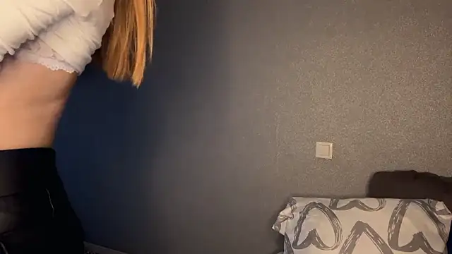 Ur_neighbor_Kira 在線直播表演