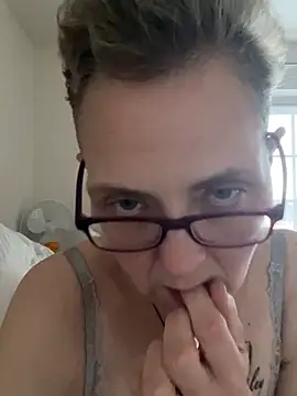 แชท XXX สดของ Curvy-Jinx