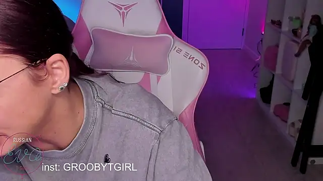 Show modela SibylVex na web-kameri