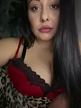 DaisyStreet Adlı Modelin Canlı XXX Sohbeti