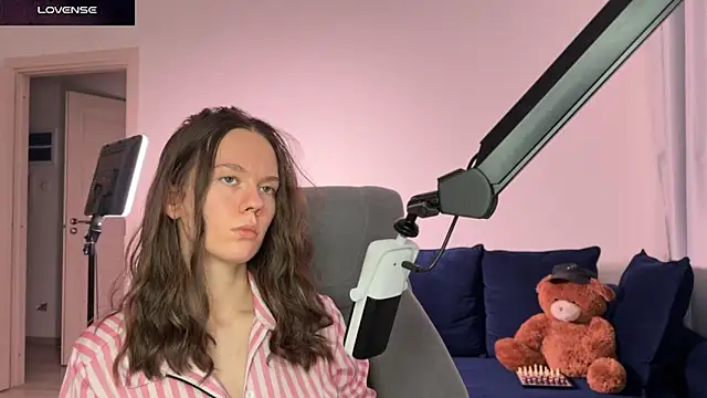 XXX chat uživo modela SharkyBaby