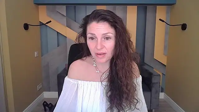 Chatroom XXX en direct de EllaLong