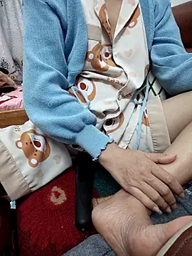 Haralushiaaa élő XXX-chatje