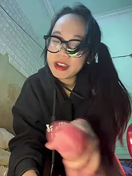 Leeeiu 在線直播表演