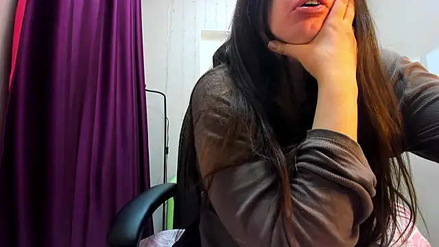 Chatroom XXX en direct de BattyMoll