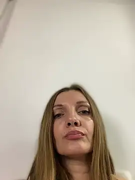 Chatroom XXX en direct de miss_darsi