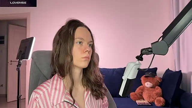 SharkyBaby live XXX chat