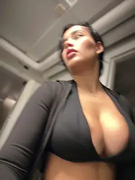 Risky_Workouts Adlı Modelin Canlı XXX Sohbeti