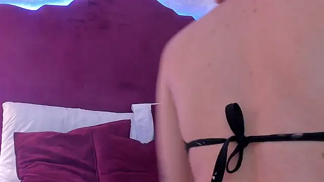 EllaEvanz live XXX chat