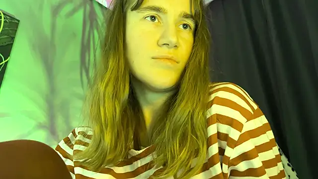 XXX chat uživo modela kleya_