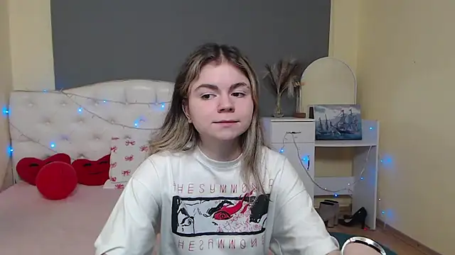 TinaRedly Chat XXX live