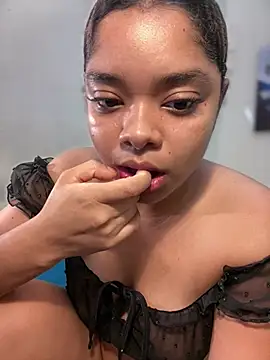 Pokazy przed kamerką – ChristyAddams