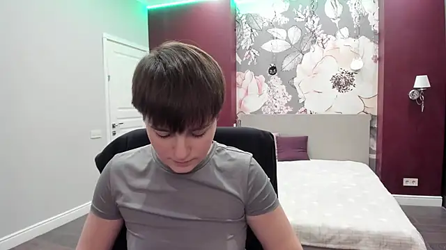 EmiliaYours Live XXX-chat