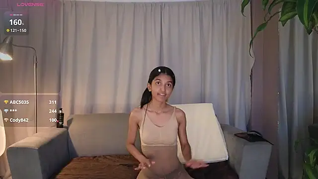 YuliethPetite Adlı Modelin Canlı XXX Sohbeti